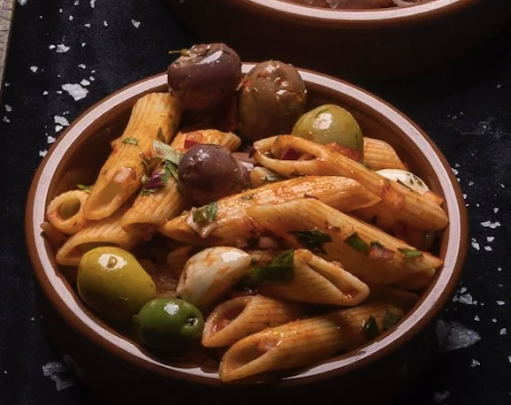 Pasta- og olivensalat